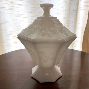 Vtg Anchor Hocking Milk Glass Pedestal Candy Dish w/ Lid Harvest Grape Octagonal